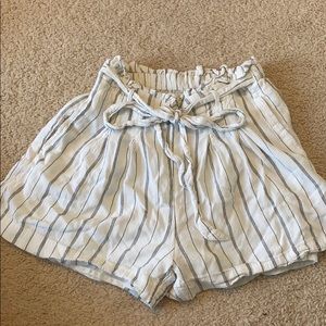 American Eagle white and black striped shorts